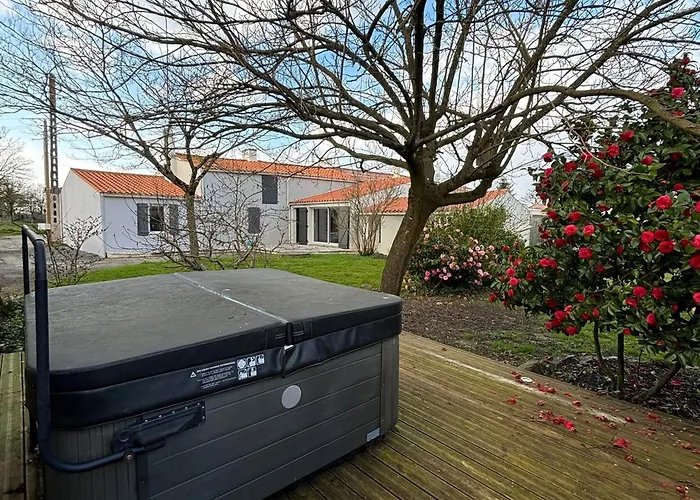 Maison De Plain-pied Avec Jardin, Proche Plages Et Exploitations Agricoles, Confort Inclus - Fr-1-426-526 Falleron