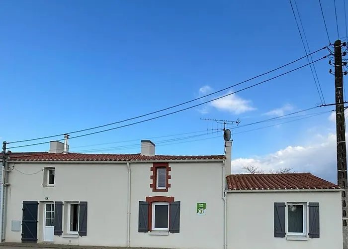 Maison De Plain-pied Avec Jardin, Proche Plages Et Exploitations Agricoles, Confort Inclus - Fr-1-426-526 * Falleron